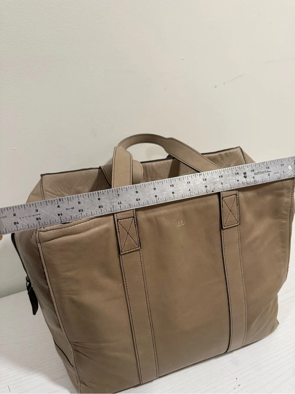 Men's Leather Duffel Tote in Taupe - Classic Everyday Carry